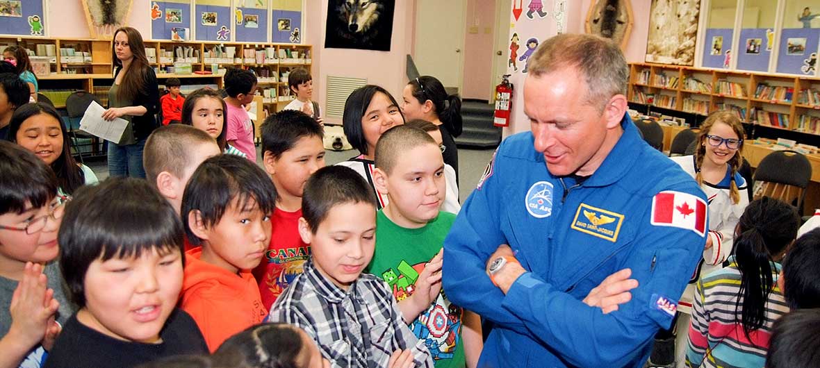 Minister Aglukkaq joins Canadian Astronaut David Saint-Jacques and students in Iqaluit to discuss Canada's future in space