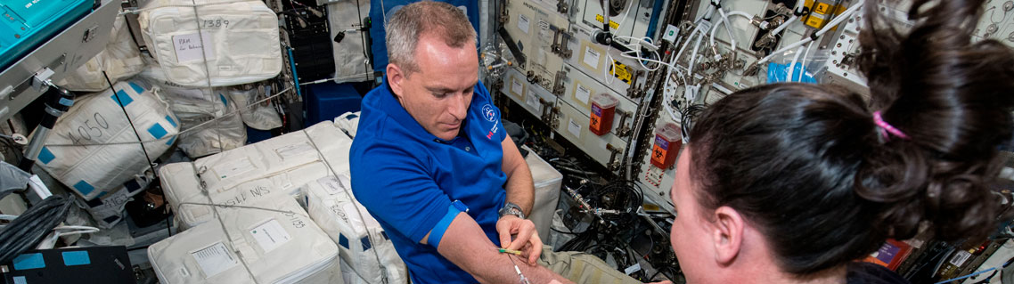 David Saint-Jacques on board the ISS is collecting blood