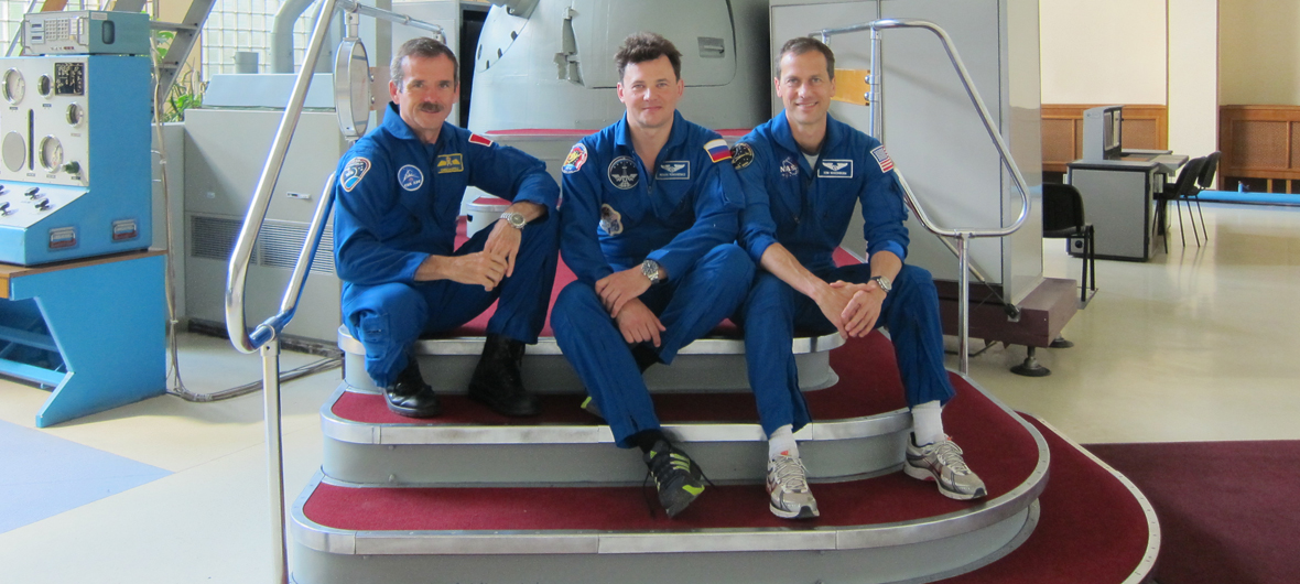 The crew of Expedition 34/35 simulate Soyuz operations