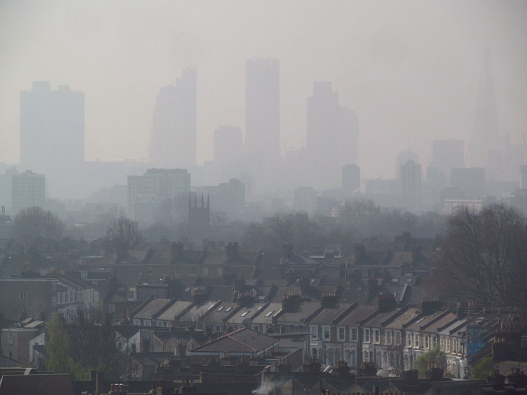 Pollution de l'air à Londres vu de Hackney. (Source : David Holt.)