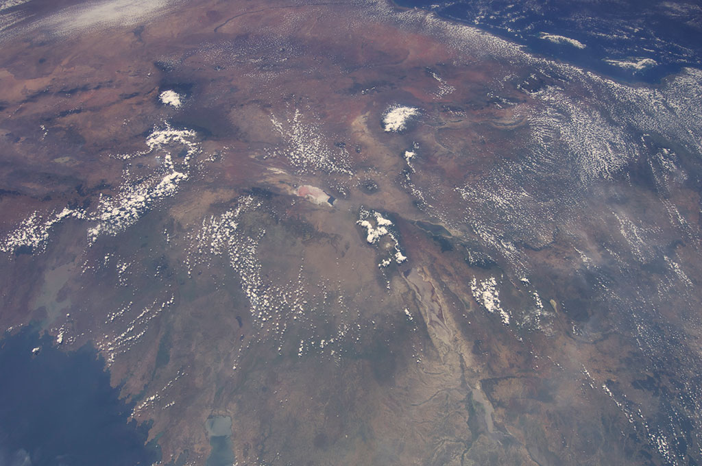 Lac Natron en Tanzanie. (Source : NASA.)