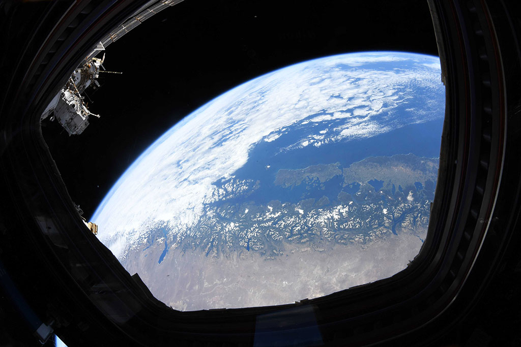 La cordillère des Andes dans le sud du Chili, photographiée par David Saint-Jacques depuis la Station spatiale internationale.(Source: Agence spatiale canadienne/NASA.)