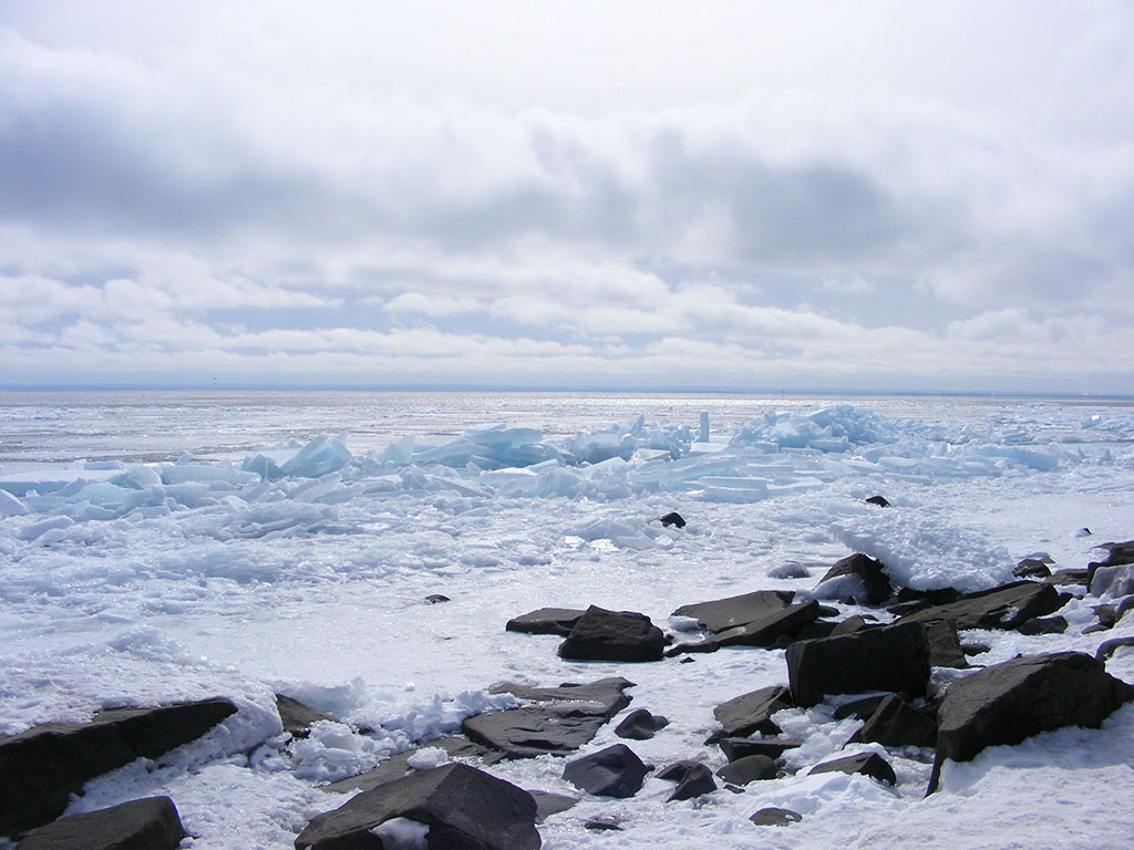 Ice on Lake Superior. (Credit: Jessica Lee Jensen)