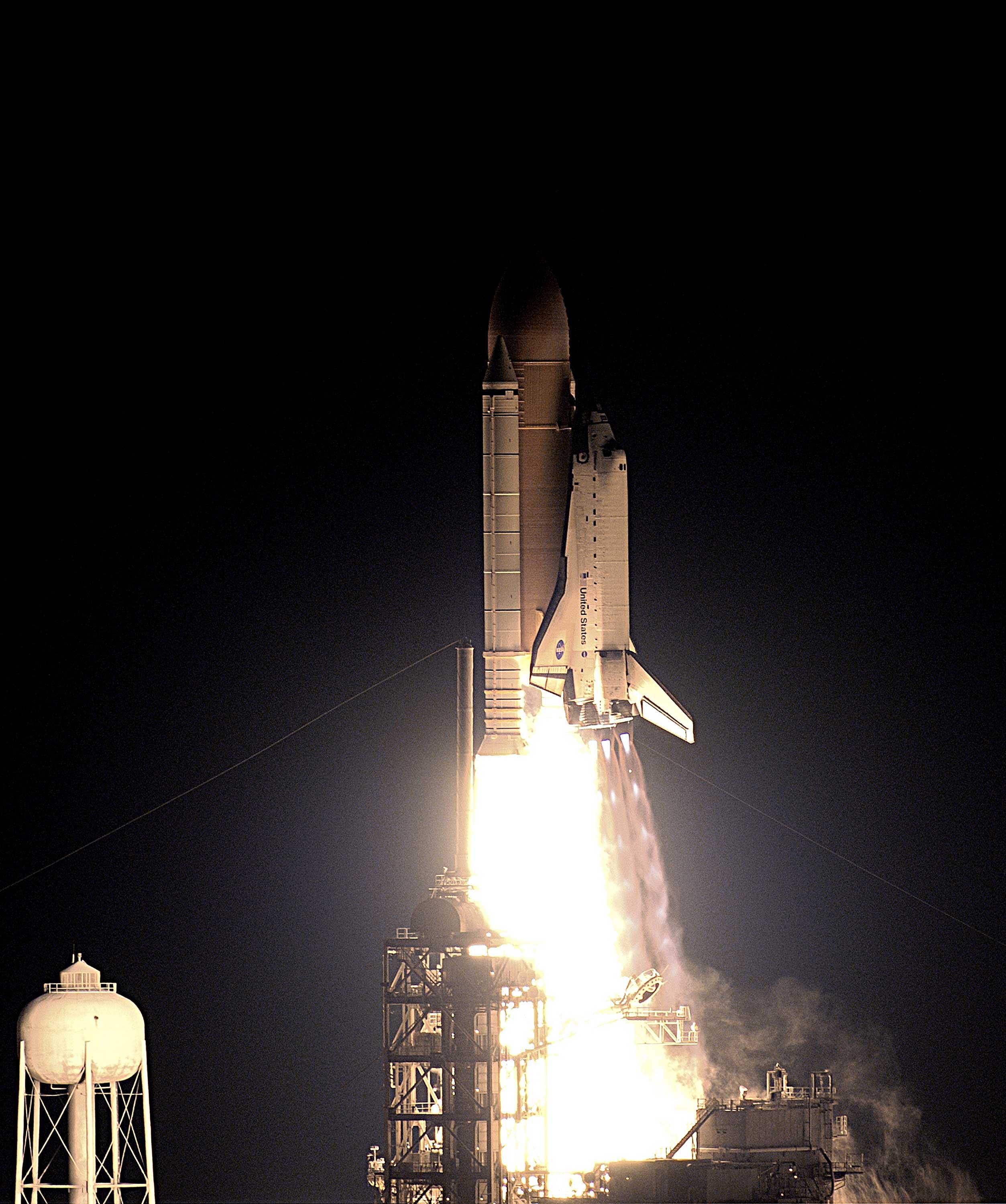 PIN enamel vtg NASA Space Shuttle ENDEAVOUR STS-118 Kelly Hobaugh Drew