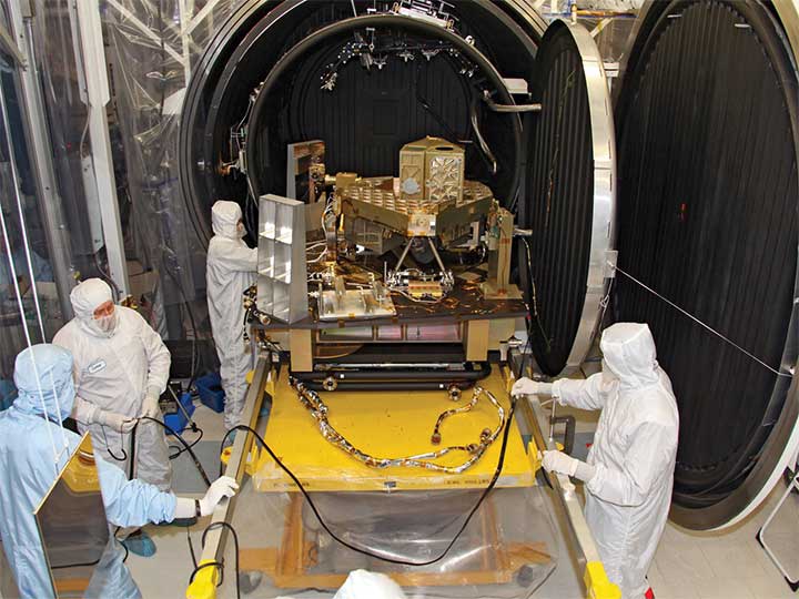 Construction du télescope spatial James Webb