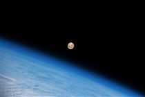 Moonset – Earth as seen by David Saint-Jacques