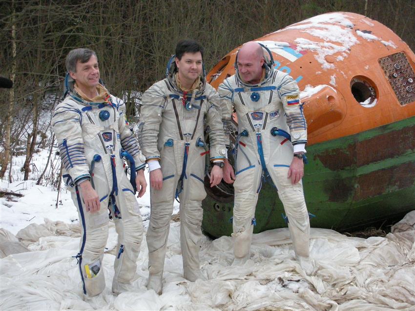 L'astronaute canadien Bob Thirsk ors d'un exercice de survie en plein hiver