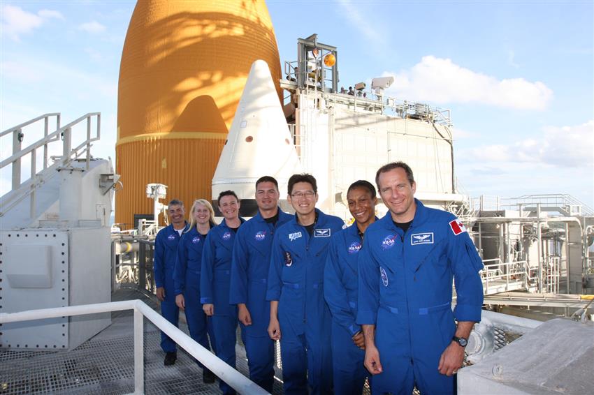 David Saint-Jacques visiting space Shuttle Atlantis