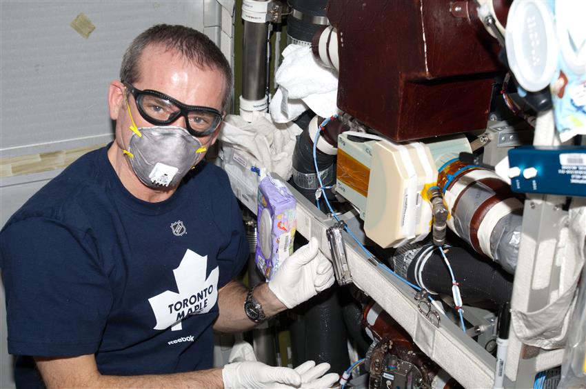 Chris Hadfield plombier de l'espace
