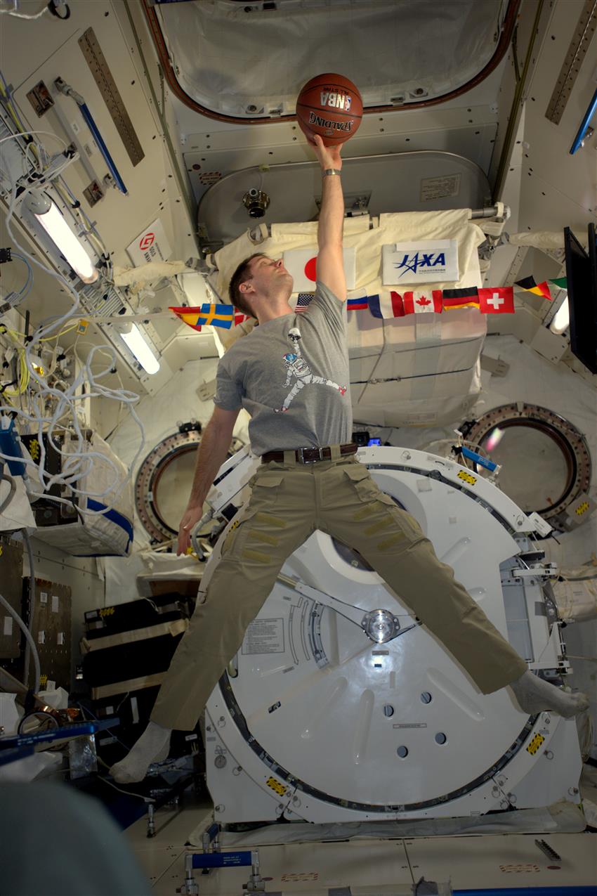 Thomas Pesquet imitating Michael Jordan on the ISS