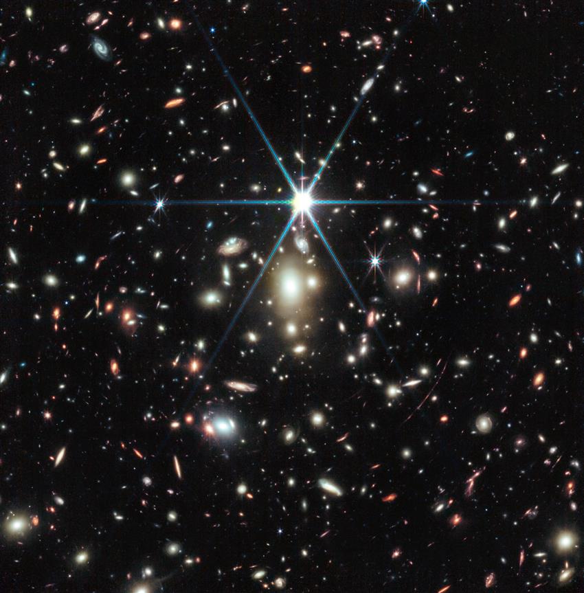 Image of a massive galaxy cluster.