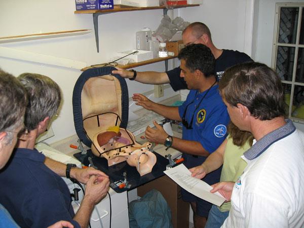 NEEMO 7 - Dr. Anvari explains abdominal anatomy