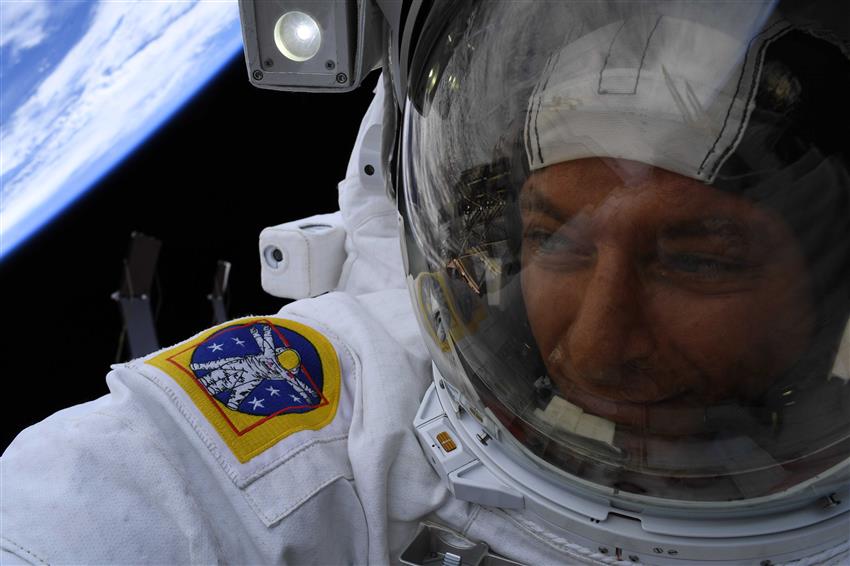 David Saint-Jacques lors de sa première sortie dans l'espace