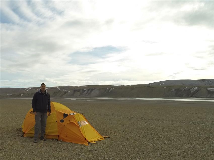 Jeremy Hansen takes part in a geology training expedition