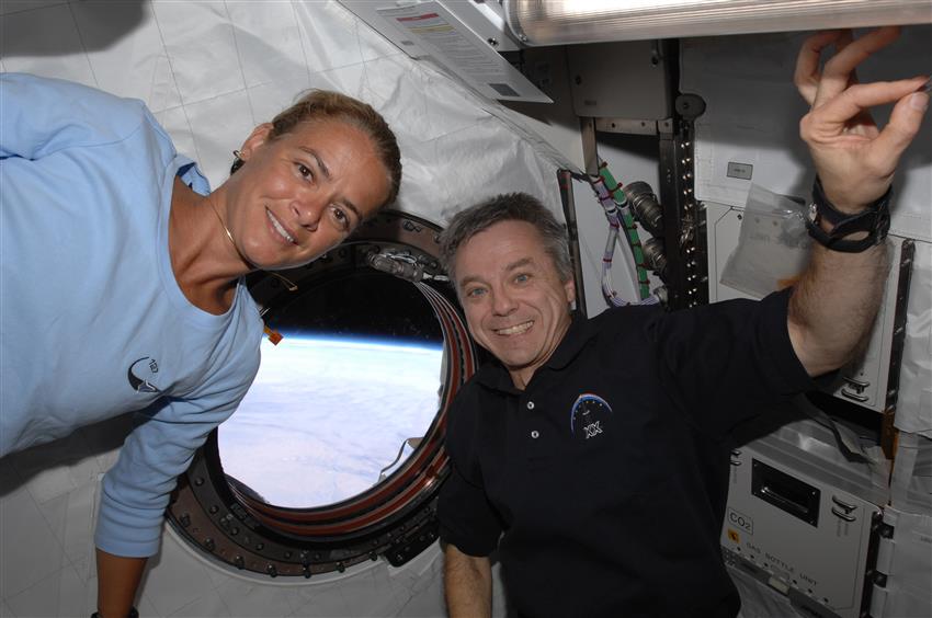 Les astronautes canadiens Julie Payette et Bob Thirsk
