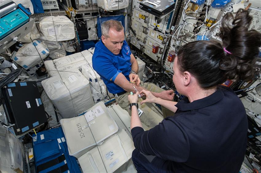 David Saint-Jacques on board the International Space Station is collecting blood