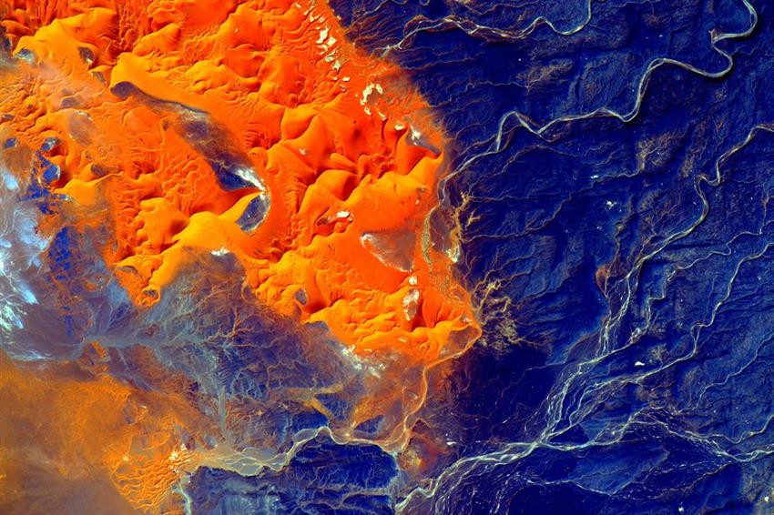 Image du désert du Sahara de l'espace