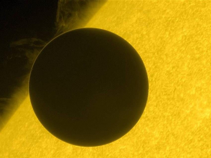 Vénus passant devant le Soleil