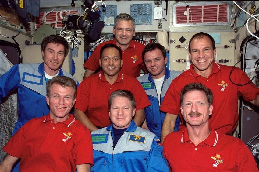 3 membres de l'équipage Expedition 1 et 5 membres de l'équipage de la mission STS-97 à bord de la SSI