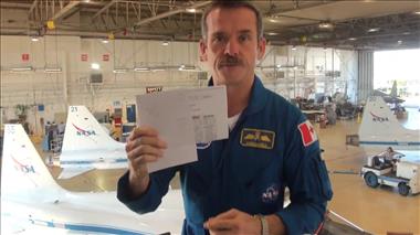 Vignette de la vidéo : 'L'astronaute de l'Agence spatiale canadienne Chris Hadfield dans le T-38'