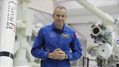 Vignette de la vidéo : 'David Saint-Jacques vous invite à poser votre candidature au poste d’astronaute'