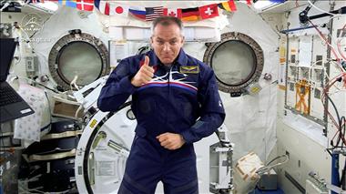 Vignette de la vidéo : 'David Saint-Jacques vous invite à jouer à Mission : astronaute'