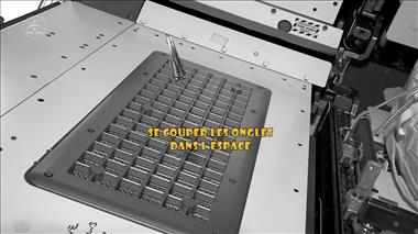 Vignette de la vidéo 'Chris Hadfield – Se couper les ongles dans l'espace'