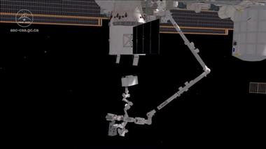 Vignette de la vidéo 'Dextre sort le module CATS sur la Station spatiale'